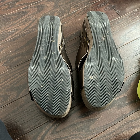 Boutique by Corkys - Picture 4 of 6